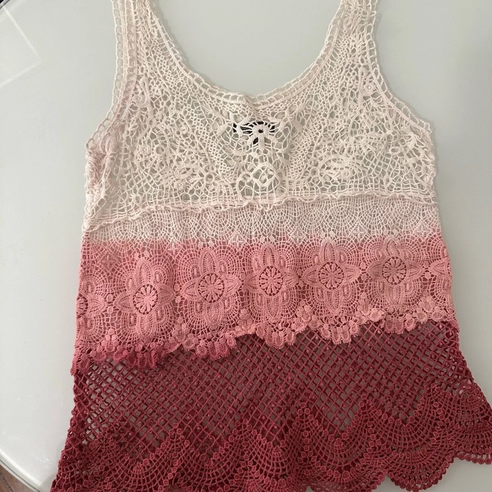 American Eagle Outfitters White and Pink Asymmetrical Cropped Tank Top - Picture 3 of 3